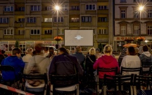 Ruszyło plenerowe BCKino. Pierwszy seans pod chmurką odbył się na bytomskim Rynku (7)