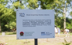 Sadzenie roślin i wysiewanie łąki kwietnej w Parku Amendy (11)