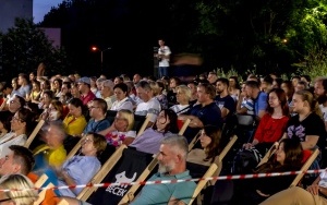 Kino plenerowe w Miechowicach (1)