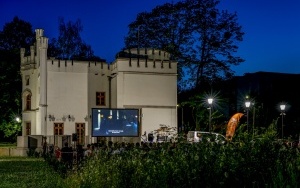 Kino plenerowe w Miechowicach (2)