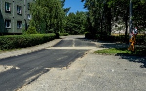 Kolejne dziury w drogach załatane. Remonty dróg przeprowadzono na ul. Kilara i Tuwima (5)