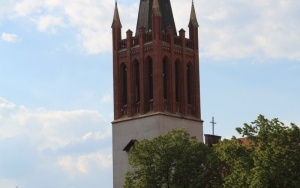 Odkrywali średniowieczne tajemnice Bytomia. Za nami spacer archeologiczny śladami średniowiecznych bytomskich cmentarzy (10)