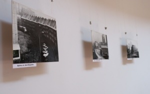 Jeszcze tylko w sierpniu będzie można oglądać unikatową wystawę w Miejskiej Bibliotece Publicznej w Bytomiu na pl. Jana III Sobieskiego - „Ulice Bytomia na fotografii, ze zbiorów Pracowni Historii Bytomia i Informacji Regionalnej” (4)