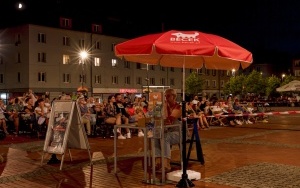 Plenerowy seans filmowy na Rynku (1)