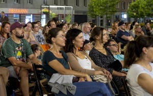 Plenerowy seans filmowy na Rynku (10)