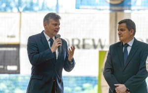 Ponad 16 tysięcy uczniów, z czego ponad 9 tysięcy w szkołach podstawowych zasiadło dziś /1 września/ w szkolnych ławkach (6)