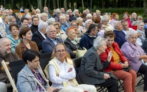 Plenerowy koncert w Pałacu w Miechowicach (1)