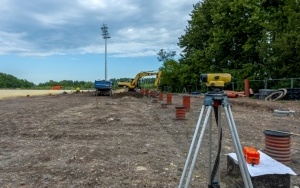 Trwa budowa obiektu piłkarskiego Polonii Bytom. Powstaje budynek zaplecza sportowego (7)