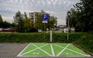 Przybywa stacji ładowania samochodów elektrycznych (2)