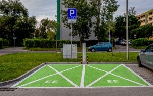 Przybywa stacji ładowania samochodów elektrycznych (5)