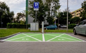 Przybywa stacji ładowania samochodów elektrycznych (8)