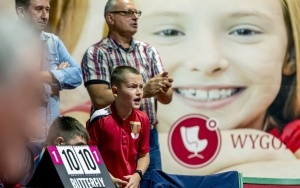 Zwycięstwo i porażka na inaugurację Superligi tenisa stołowego (10)