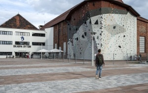 Miłośnicy wspinaczki świętowali pierwszą rocznicę udostępnienia obiektów w Centrum Sportów Wspinaczkowych i Siłowych w Rozbarku (1)