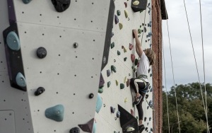 Miłośnicy wspinaczki świętowali pierwszą rocznicę udostępnienia obiektów w Centrum Sportów Wspinaczkowych i Siłowych w Rozbarku (10)