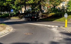 Nowe włazy samopoziomujące na bytomskich drogach (7)
