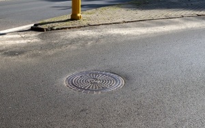 Nowe włazy samopoziomujące na bytomskich drogach (9)