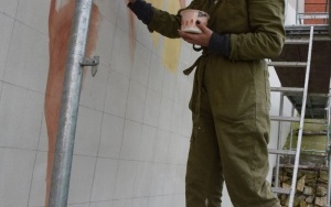 Powstaje mural poświęcony Brunonowi Schulzowi (3)