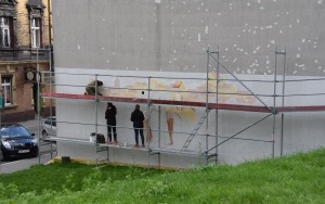 Powstaje mural poświęcony Brunonowi Schulzowi (5)