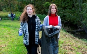 Uczniowie posprzątali Dolinę Bytomki  (6)