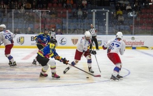 Zwycięstwo bytomskich hokeistek (10)