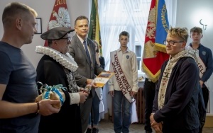 Pasowanie na ucznia w Cechu Rzemiosł Różnych i Przedsiębiorczości w Bytomiu (7)