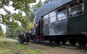 Pasażerowie wąskotorówki przeszli odprawę paszportową. To kolejna atrakcja przygotowana przez SGKW (6)