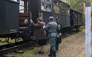 Pasażerowie wąskotorówki przeszli odprawę paszportową. To kolejna atrakcja przygotowana przez SGKW (11)