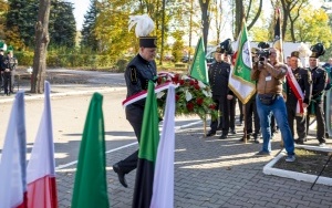 Prezydent, górnicy oraz przedstawiciele władz kopalni i związków zawodowych upamiętnili tragicznie zmarłych górników z KWK „Dymitrow” (11)