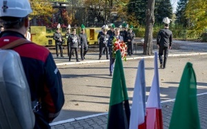 Prezydent, górnicy oraz przedstawiciele władz kopalni i związków zawodowych upamiętnili tragicznie zmarłych górników z KWK „Dymitrow” (12)