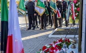 Prezydent, górnicy oraz przedstawiciele władz kopalni i związków zawodowych upamiętnili tragicznie zmarłych górników z KWK „Dymitrow” (15)