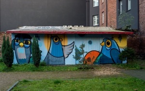 Przy skrzyżowaniu ulic Witczaka i Musialika powstał barwny mural mozaikowy (4)