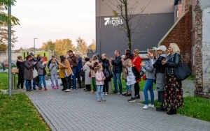 Przy skrzyżowaniu ulic Witczaka i Musialika powstał barwny mural mozaikowy (10)