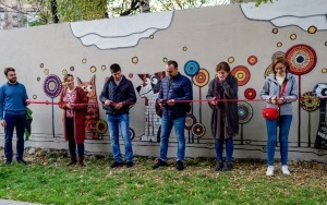 Przy skrzyżowaniu ulic Witczaka i Musialika powstał barwny mural mozaikowy (13)