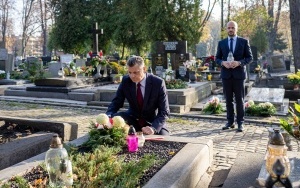 Pamiętają o tych, którzy odeszli (2)