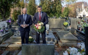 Pamiętają o tych, którzy odeszli (10)