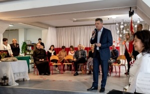 Uczniowie SP nr 51 stanęli do hymnu (17)