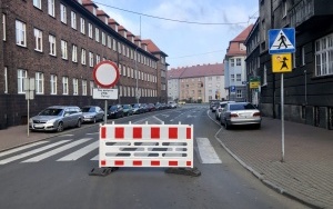 Zamknięte skrzyżowanie Strzelców Bytomskich i Chrzanowskiego (2)