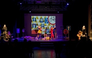 Przedstawienie w Teatrze Rozbark (12)