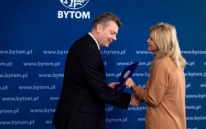 Prezydent Mariusz Wołosz dziękuje członkom Komitetu Rewitalizacji II kadencji (14)