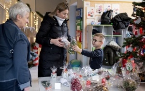 Szkoła Podstawowa nr 26 i Przedszkole Miejskie nr 20 zorganizowały Jarmark Bożonarodzeniowy  (8)
