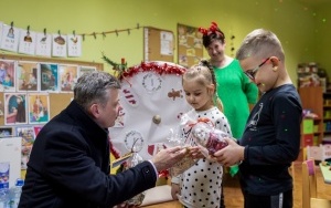 Szkoła Podstawowa nr 26 i Przedszkole Miejskie nr 20 zorganizowały Jarmark Bożonarodzeniowy  (14)