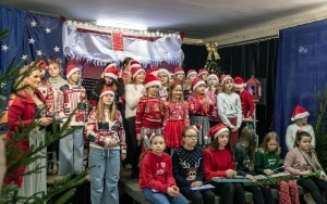 Szkoła Podstawowa nr 26 i Przedszkole Miejskie nr 20 zorganizowały Jarmark Bożonarodzeniowy  (1)