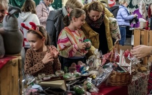Szkoła Podstawowa nr 26 i Przedszkole Miejskie nr 20 zorganizowały Jarmark Bożonarodzeniowy  (12)
