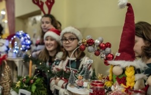 Szkoła Podstawowa nr 26 i Przedszkole Miejskie nr 20 zorganizowały Jarmark Bożonarodzeniowy  (9)