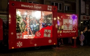 Świąteczna parada ze św. Mikołajem przeszła dzisiaj ulicami Bytomia (2)