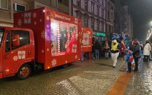 Świąteczna parada ze św. Mikołajem przeszła dzisiaj ulicami Bytomia (1)