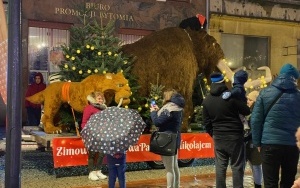 Świąteczna parada ze św. Mikołajem przeszła dzisiaj ulicami Bytomia (4)