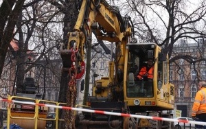 Przejazd tramwajowy przebudowany. Dojazd na teren parkingu przed Pływalnią Krytą otwarty (2)