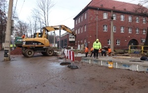 Przejazd tramwajowy przebudowany. Dojazd na teren parkingu przed Pływalnią Krytą otwarty (4)