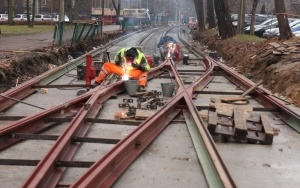 Przejazd tramwajowy przebudowany. Dojazd na teren parkingu przed Pływalnią Krytą otwarty (6)